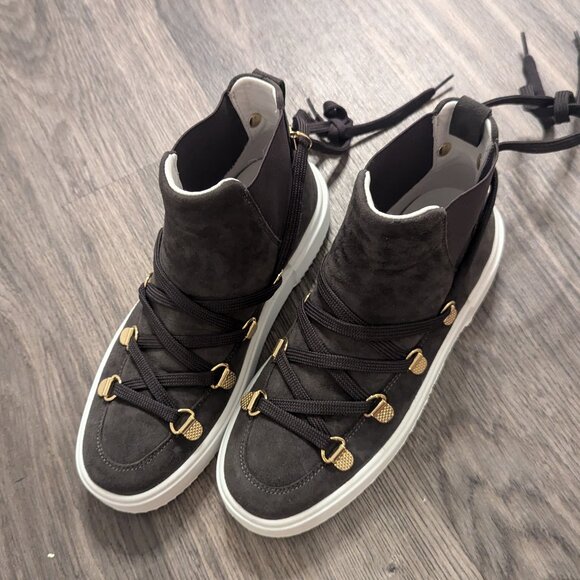 Stuart Weitzman Ziggy Sneaker - Picture 6 of 6